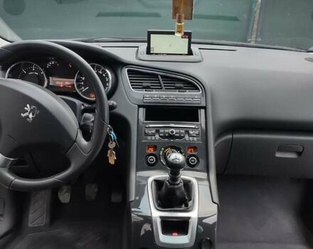 Пежо 5008, объемом двигателя 1.6 л и пробегом 211 тыс. км за 9500 $, фото 34 на Automoto.ua