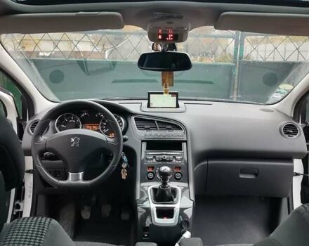 Пежо 5008, объемом двигателя 1.6 л и пробегом 211 тыс. км за 9500 $, фото 32 на Automoto.ua