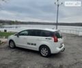 Пежо 5008, объемом двигателя 1.6 л и пробегом 242 тыс. км за 8150 $, фото 3 на Automoto.ua