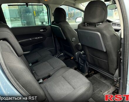 Пежо 5008 2011 в Белой Церкве на Automoto.ua Пежо 5008, объемом двигателя 2 л и пробегом 265 тыс. км за 6850 $, фото 9 на Automoto.ua