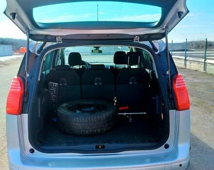 Пежо 5008, об'ємом двигуна 1.6 л та пробігом 170 тис. км за 8500 $, фото 4 на Automoto.ua