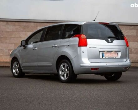 Пежо 5008, объемом двигателя 1.6 л и пробегом 243 тыс. км за 9500 $, фото 4 на Automoto.ua