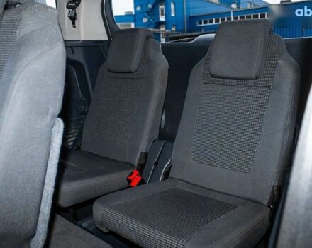 Пежо 5008, объемом двигателя 1.6 л и пробегом 243 тыс. км за 9500 $, фото 16 на Automoto.ua