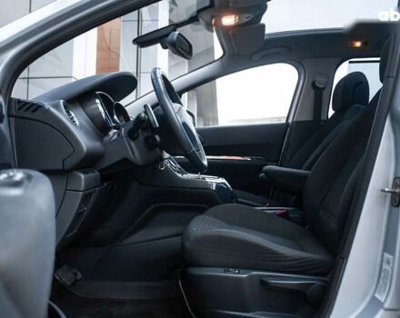 Пежо 5008, объемом двигателя 1.6 л и пробегом 243 тыс. км за 9500 $, фото 9 на Automoto.ua