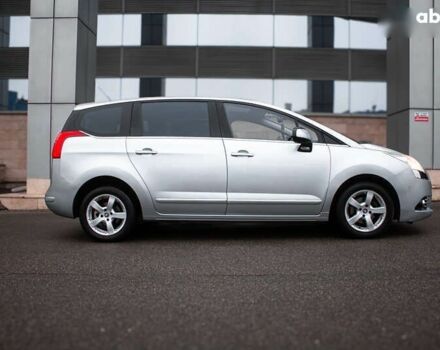 Пежо 5008, объемом двигателя 1.6 л и пробегом 243 тыс. км за 9500 $, фото 1 на Automoto.ua