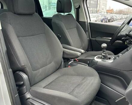 Пежо 5008, объемом двигателя 1.6 л и пробегом 195 тыс. км за 6600 $, фото 38 на Automoto.ua