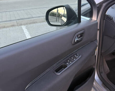 Пежо 5008, объемом двигателя 1.56 л и пробегом 208 тыс. км за 9650 $, фото 18 на Automoto.ua