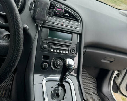 Пежо 5008, объемом двигателя 2 л и пробегом 233 тыс. км за 10500 $, фото 9 на Automoto.ua