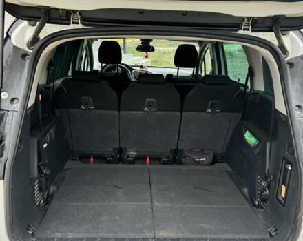 Пежо 5008, объемом двигателя 2 л и пробегом 233 тыс. км за 10500 $, фото 10 на Automoto.ua