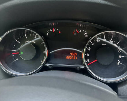 Пежо 5008, объемом двигателя 1.6 л и пробегом 220 тыс. км за 7000 $, фото 2 на Automoto.ua