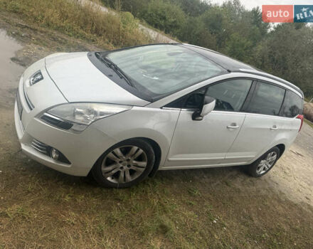 Пежо 5008, объемом двигателя 2 л и пробегом 233 тыс. км за 10500 $, фото 2 на Automoto.ua