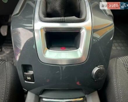 Пежо 5008, объемом двигателя 1.6 л и пробегом 240 тыс. км за 6000 $, фото 12 на Automoto.ua