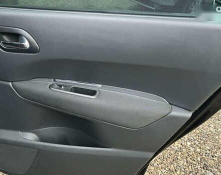 Пежо 5008, объемом двигателя 1.6 л и пробегом 254 тыс. км за 9999 $, фото 18 на Automoto.ua