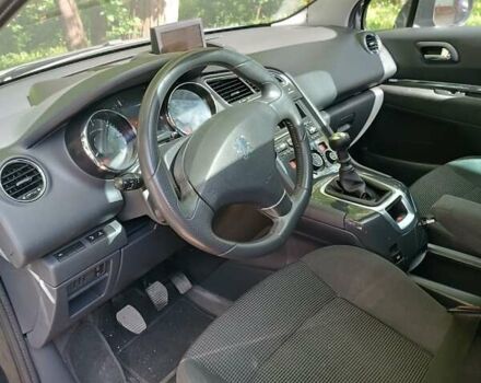 Пежо 5008, об'ємом двигуна 1.6 л та пробігом 271 тис. км за 8900 $, фото 6 на Automoto.ua