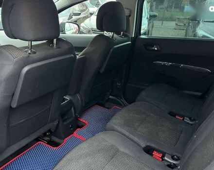 Пежо 5008, объемом двигателя 1.6 л и пробегом 254 тыс. км за 9999 $, фото 11 на Automoto.ua