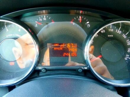 Пежо 5008, объемом двигателя 1.6 л и пробегом 240 тыс. км за 7800 $, фото 1 на Automoto.ua