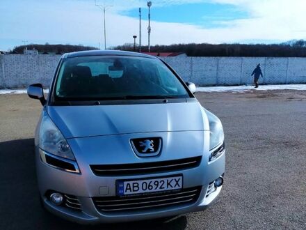Пежо 5008, объемом двигателя 1.6 л и пробегом 170 тыс. км за 8500 $, фото 1 на Automoto.ua