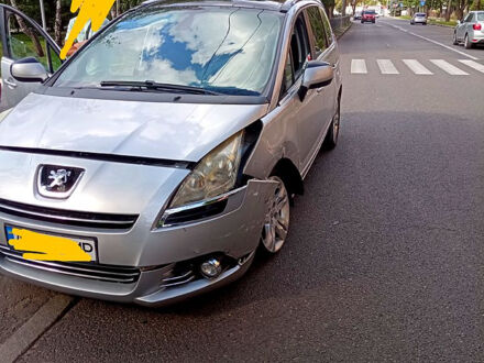 Пежо 5008, об'ємом двигуна 1.6 л та пробігом 270 тис. км за 6000 $, фото 1 на Automoto.ua