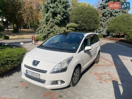 Пежо 5008 2012 в Полтаве на Automoto.ua Пежо 5008, объемом двигателя 1.56 л и пробегом 218 тыс. км за 9700 $, фото 1 на Automoto.ua