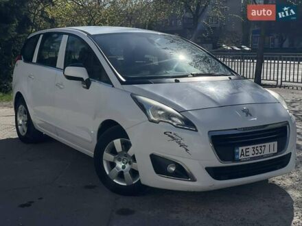 Пежо 5008 2016 у Дніпро (Дніпропетровську) на Automoto.ua Пежо 5008, об'ємом двигуна 1.6 л та пробігом 206 тис. км за 10899 $, фото 1 на Automoto.ua
