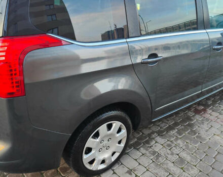 Сірий Пежо 5008, об'ємом двигуна 1.56 л та пробігом 284 тис. км за 6650 $, фото 17 на Automoto.ua