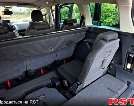 Серый Пежо 5008, объемом двигателя 1.6 л и пробегом 235 тыс. км за 7200 $, фото 5 на Automoto.ua