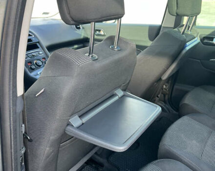 Пежо 5008 2009 в Луцке на Automoto.ua Серый Пежо 5008, объемом двигателя 1.6 л и пробегом 244 тыс. км за 5350 $, фото 18 на Automoto.ua