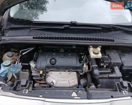 Сірий Пежо 5008, об'ємом двигуна 1.6 л та пробігом 238 тис. км за 6450 $, фото 15 на Automoto.ua