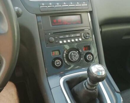 Серый Пежо 5008, объемом двигателя 1.6 л и пробегом 253 тыс. км за 6999 $, фото 5 на Automoto.ua