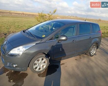 Сірий Пежо 5008, об'ємом двигуна 1.56 л та пробігом 283 тис. км за 6500 $, фото 6 на Automoto.ua