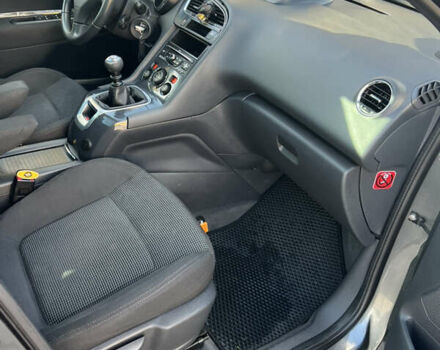 Пежо 5008 2009 в Луцке на Automoto.ua Серый Пежо 5008, объемом двигателя 1.6 л и пробегом 244 тыс. км за 5350 $, фото 11 на Automoto.ua