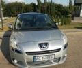 Серый Пежо 5008, объемом двигателя 1.6 л и пробегом 253 тыс. км за 6999 $, фото 1 на Automoto.ua