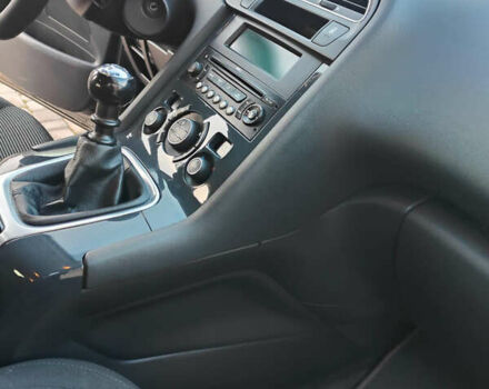 Сірий Пежо 5008, об'ємом двигуна 1.56 л та пробігом 284 тис. км за 6650 $, фото 16 на Automoto.ua