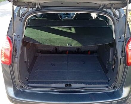 Сірий Пежо 5008, об'ємом двигуна 1.56 л та пробігом 283 тис. км за 6500 $, фото 2 на Automoto.ua