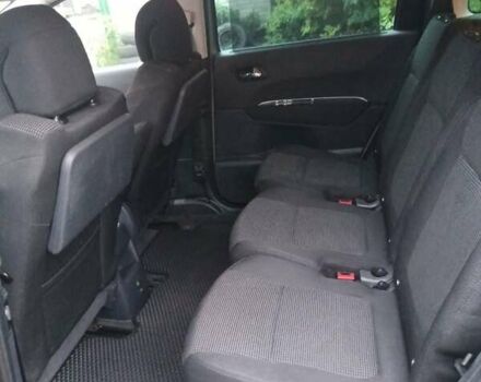 Сірий Пежо 5008, об'ємом двигуна 1.6 л та пробігом 238 тис. км за 6450 $, фото 12 на Automoto.ua