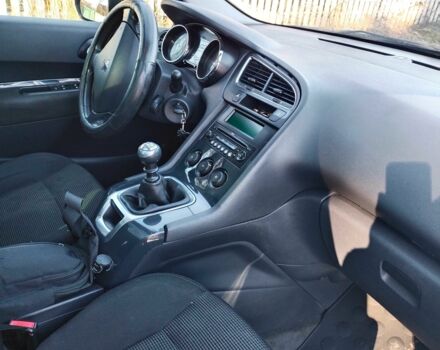 Пежо 5008 2009 в Малине на Automoto.ua Серый Пежо 5008, объемом двигателя 0 л и пробегом 1000 тыс. км за 5500 $, фото 2 на Automoto.ua