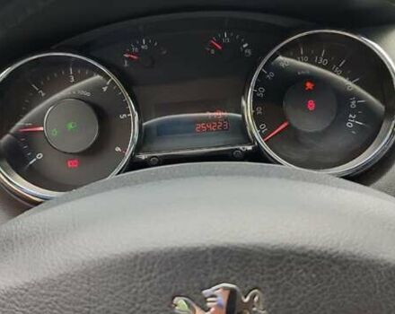 Сірий Пежо 5008, об'ємом двигуна 1.56 л та пробігом 254 тис. км за 7450 $, фото 19 на Automoto.ua