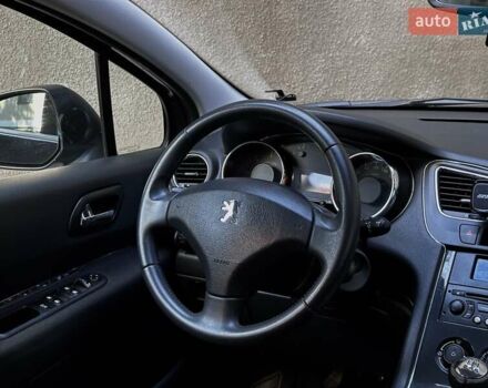Серый Пежо 5008, объемом двигателя 1.6 л и пробегом 222 тыс. км за 7800 $, фото 12 на Automoto.ua