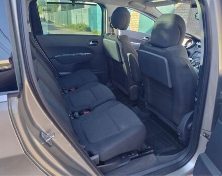 Сірий Пежо 5008, об'ємом двигуна 1.6 л та пробігом 215 тис. км за 7300 $, фото 7 на Automoto.ua