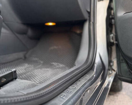 Серый Пежо 5008, объемом двигателя 2 л и пробегом 219 тыс. км за 8100 $, фото 7 на Automoto.ua