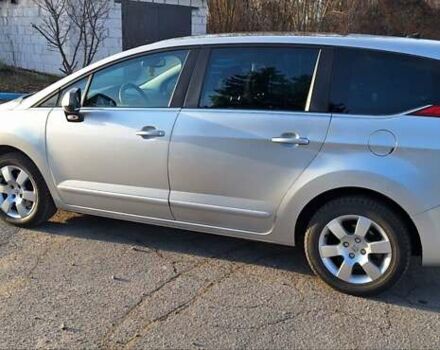 Серый Пежо 5008, объемом двигателя 1.6 л и пробегом 214 тыс. км за 6999 $, фото 4 на Automoto.ua