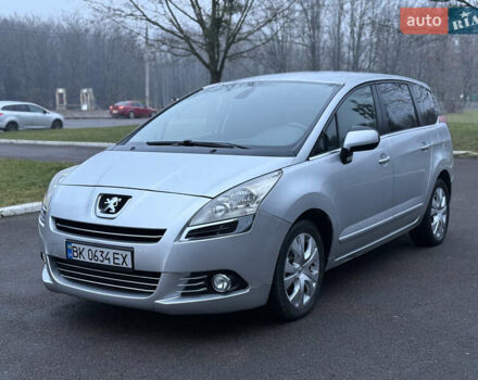 Сірий Пежо 5008, об'ємом двигуна 1.56 л та пробігом 227 тис. км за 6300 $, фото 4 на Automoto.ua