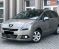 Серый Пежо 5008, объемом двигателя 1.56 л и пробегом 240 тыс. км за 7999 $, фото 1 на Automoto.ua