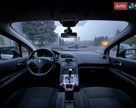 Сірий Пежо 5008, об'ємом двигуна 1.56 л та пробігом 227 тис. км за 6300 $, фото 30 на Automoto.ua