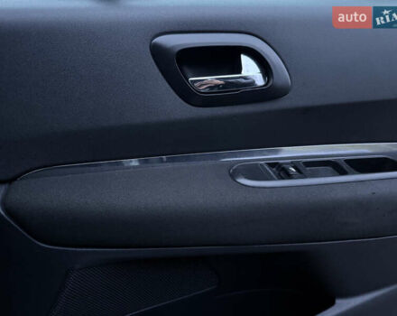 Сірий Пежо 5008, об'ємом двигуна 1.56 л та пробігом 227 тис. км за 6300 $, фото 52 на Automoto.ua