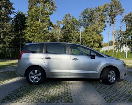 Сірий Пежо 5008, об'ємом двигуна 1.6 л та пробігом 252 тис. км за 7300 $, фото 2 на Automoto.ua