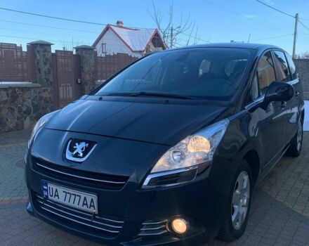 Серый Пежо 5008, объемом двигателя 2 л и пробегом 239 тыс. км за 7150 $, фото 1 на Automoto.ua