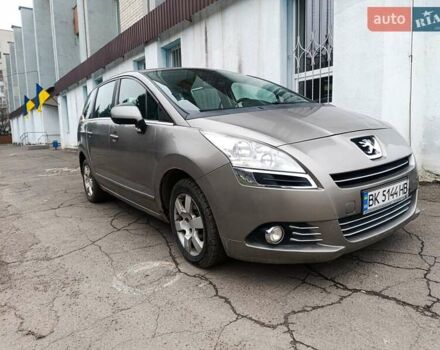Сірий Пежо 5008, об'ємом двигуна 1.56 л та пробігом 336 тис. км за 7500 $, фото 1 на Automoto.ua