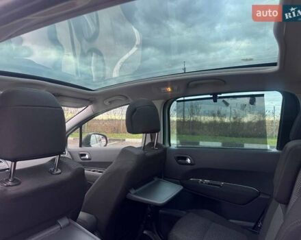 Пежо 5008 2010 в Ровно на Automoto.ua Серый Пежо 5008, объемом двигателя 2 л и пробегом 176 тыс. км за 9700 $, фото 20 на Automoto.ua