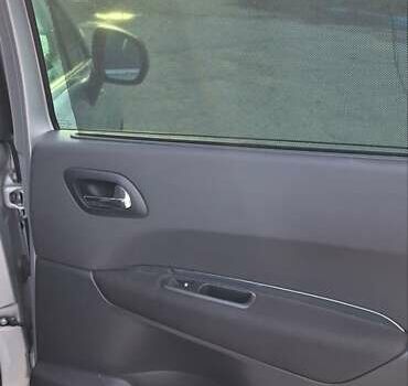 Серый Пежо 5008, объемом двигателя 1.6 л и пробегом 214 тыс. км за 6999 $, фото 1 на Automoto.ua